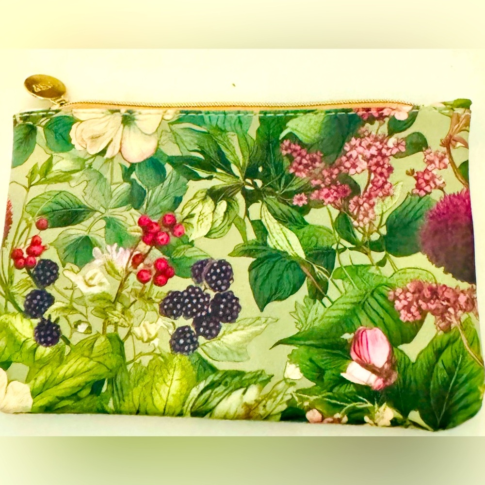 NWOT Ipsy Green Floral Makeup Bag
